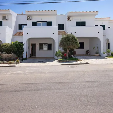 Janeca Villa *